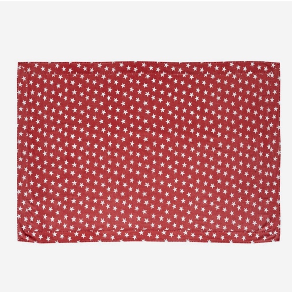 Red Farmhouse Star Distressed Cotton Table Cloth New in Package Country Cottage - Picture 2 of 2